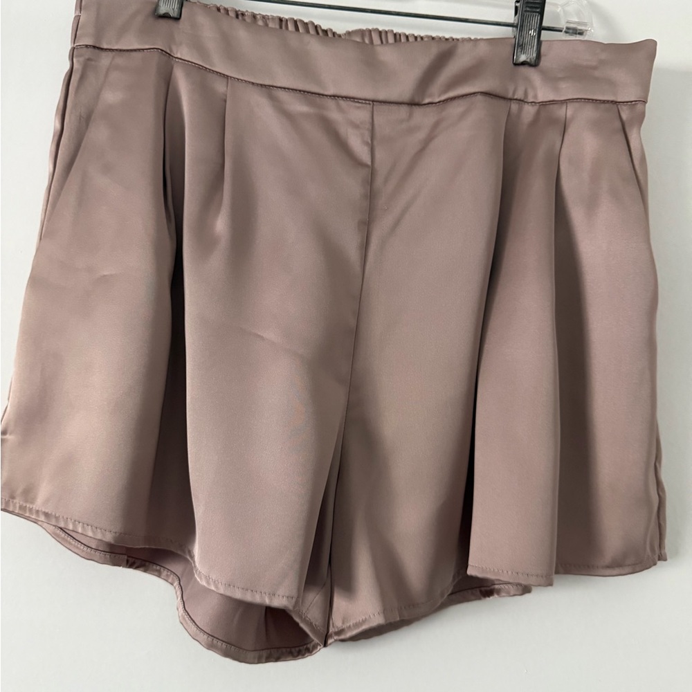 Women’s Relaxed Satin Shorts in Mauve
